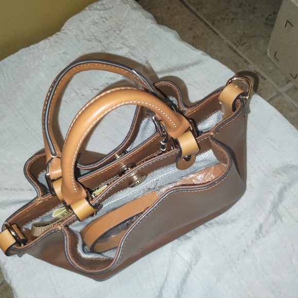 Dooney & Bourke mini Barlow leather bag, never used, out of production - Picture 2 of 12